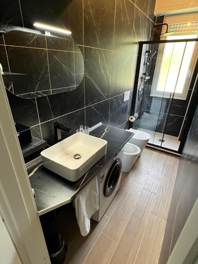 밀라노 Moderno Ed Elegante Loft Con Balcone 아파트 외부 사진