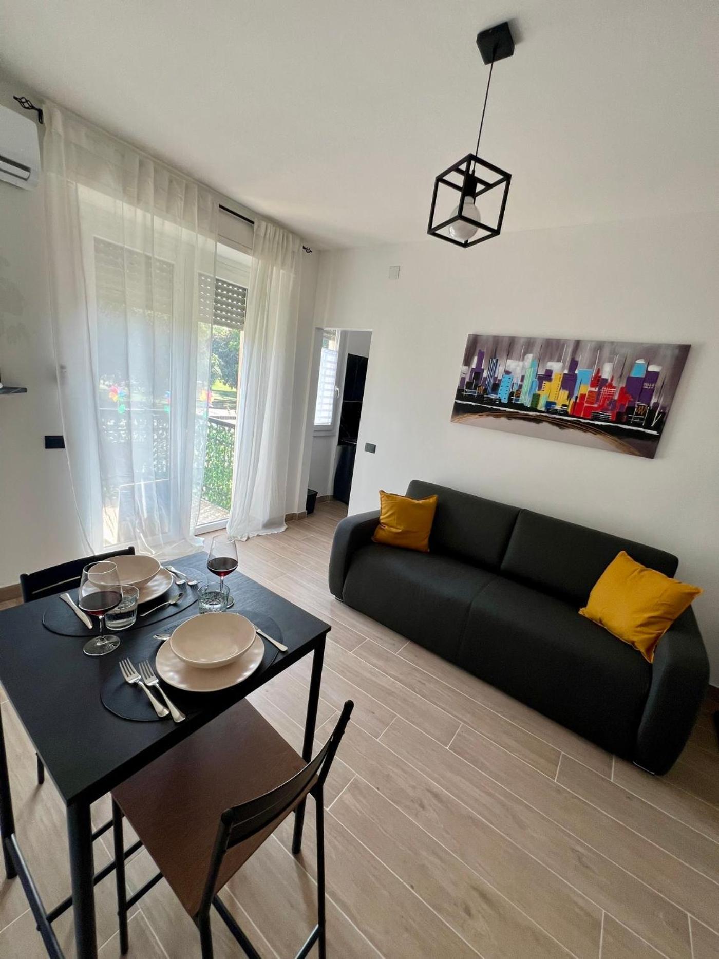 밀라노 Moderno Ed Elegante Loft Con Balcone 아파트 외부 사진