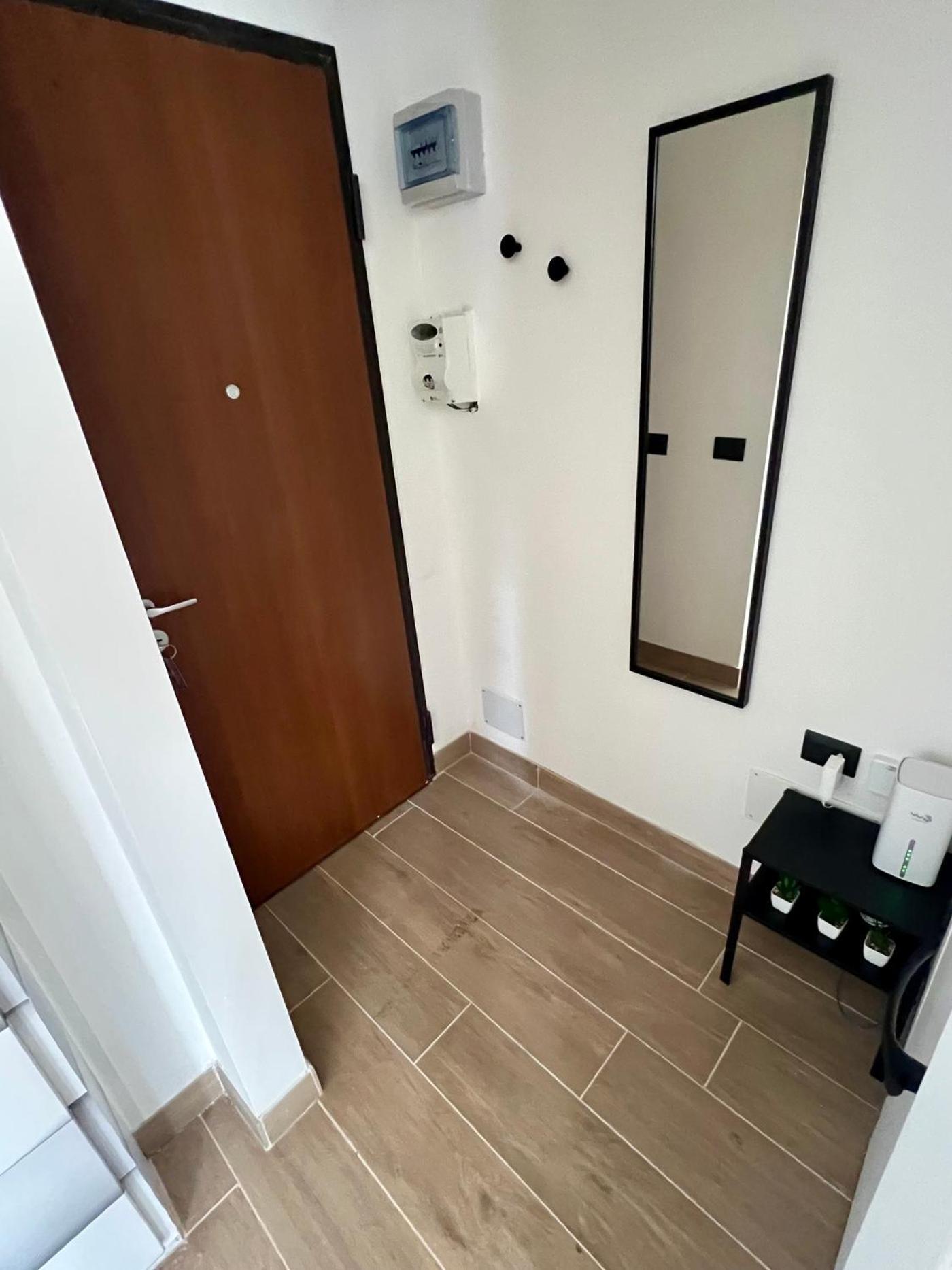 밀라노 Moderno Ed Elegante Loft Con Balcone 아파트 외부 사진